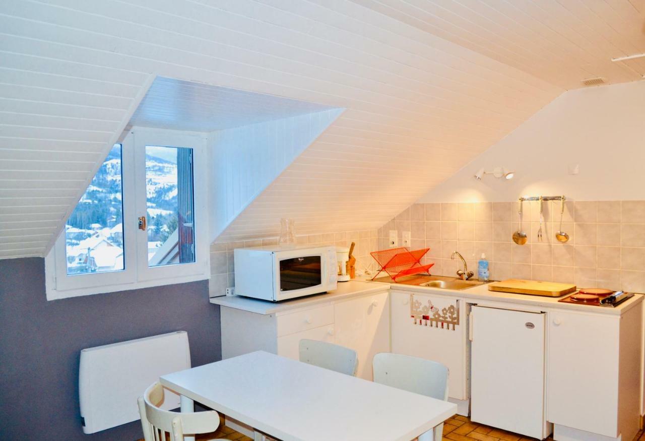 Location Le Queron Apartment Guillestre Exterior photo